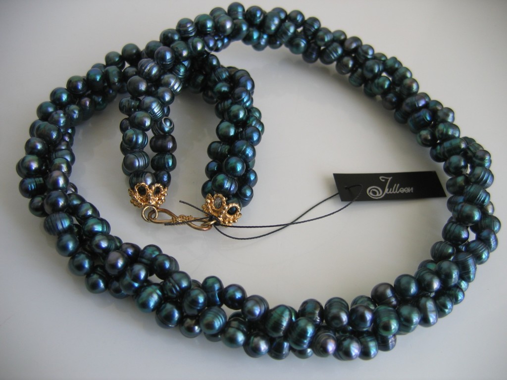 Rich Green Triple Strand Twist Pearl Necklace